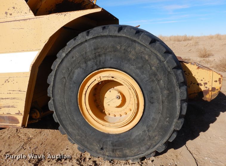 image for item DF8254 2000 Caterpillar 615C elevating scraper