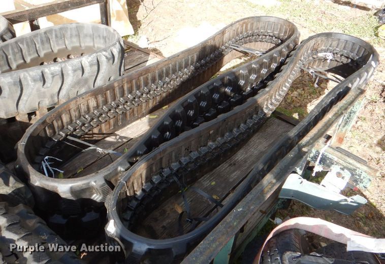 image for item DH7519 Mini excavator tracks