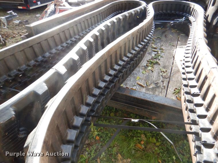 image for item DH7519 Mini excavator tracks