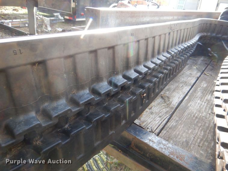 image for item DH7519 Mini excavator tracks