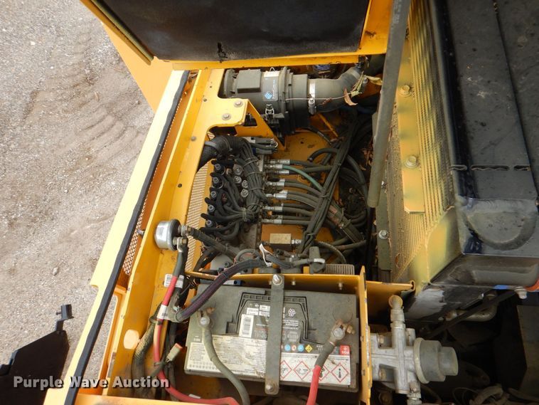 image for item DH7520 2014 Carlson CP100  paver