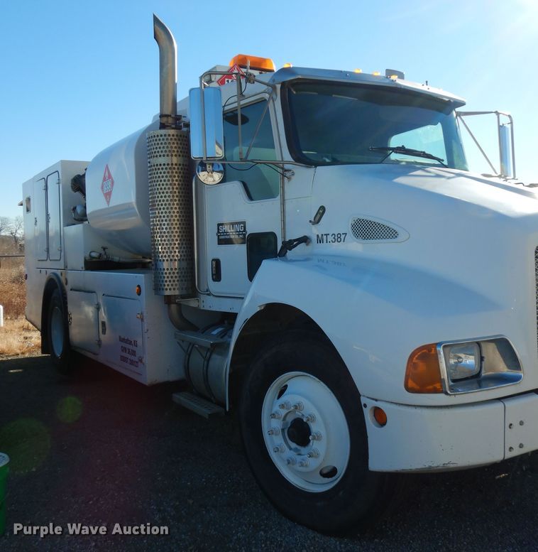 image for item DI6868 2006 Kenworth T300  fuel / lube truck