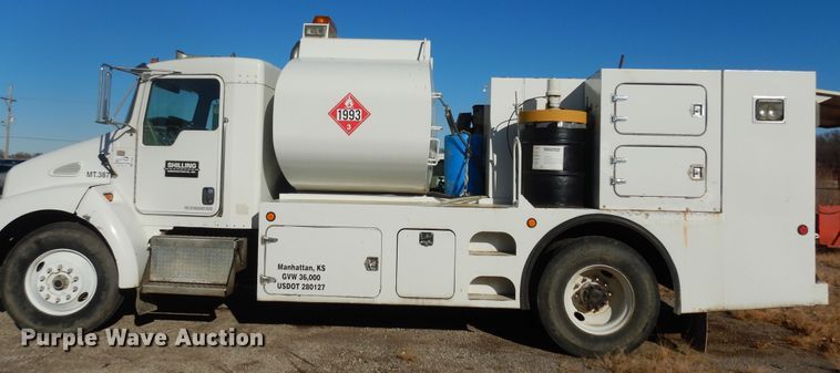 image for item DI6868 2006 Kenworth T300  fuel / lube truck