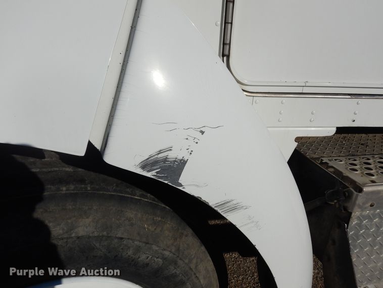 image for item DI6868 2006 Kenworth T300  fuel / lube truck