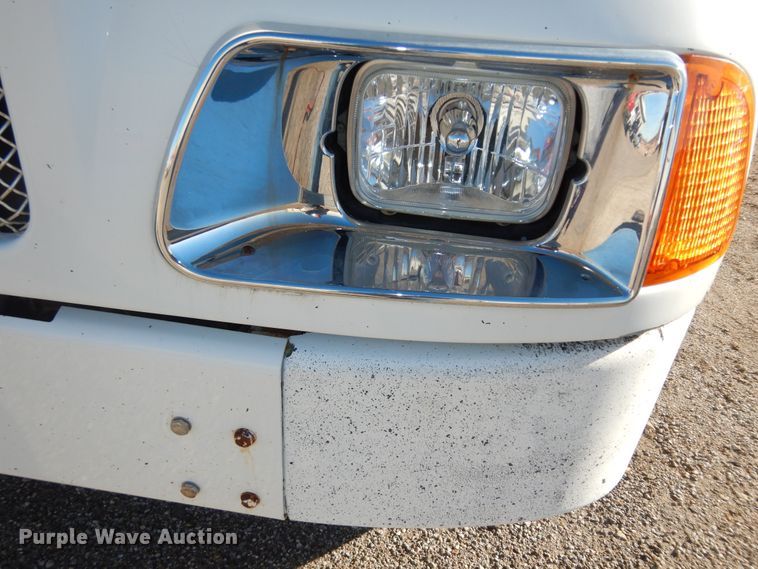 image for item DI6868 2006 Kenworth T300  fuel / lube truck