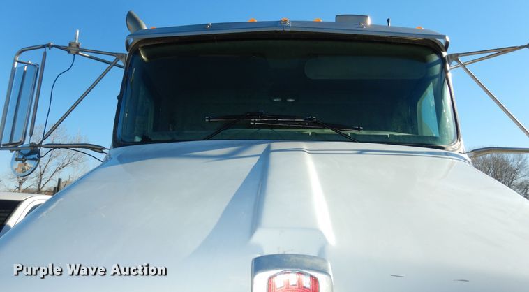 image for item DI6868 2006 Kenworth T300  fuel / lube truck