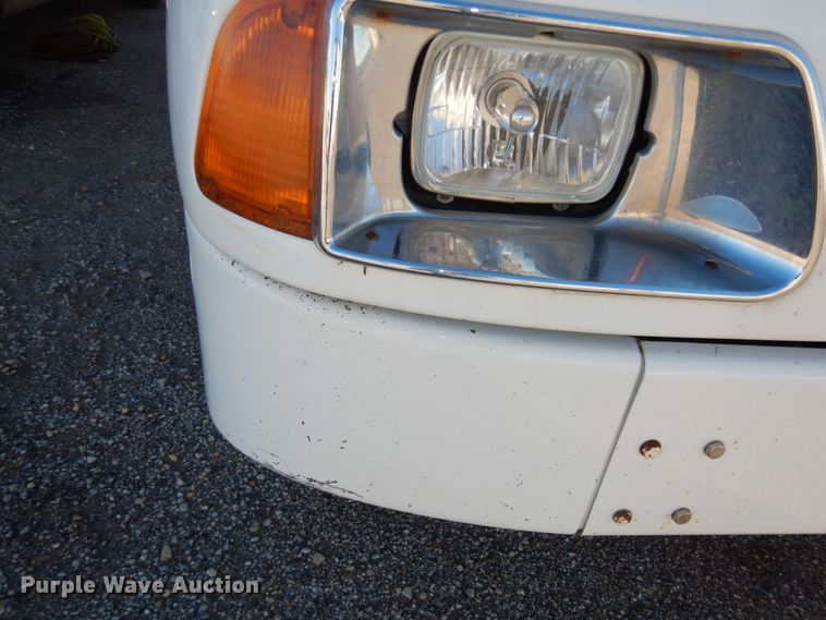 image for item DI6868 2006 Kenworth T300  fuel / lube truck