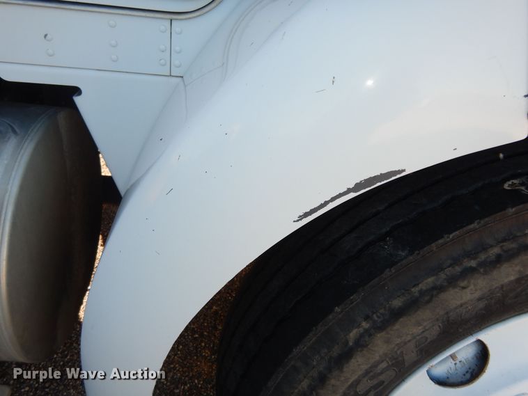 image for item DI6868 2006 Kenworth T300  fuel / lube truck