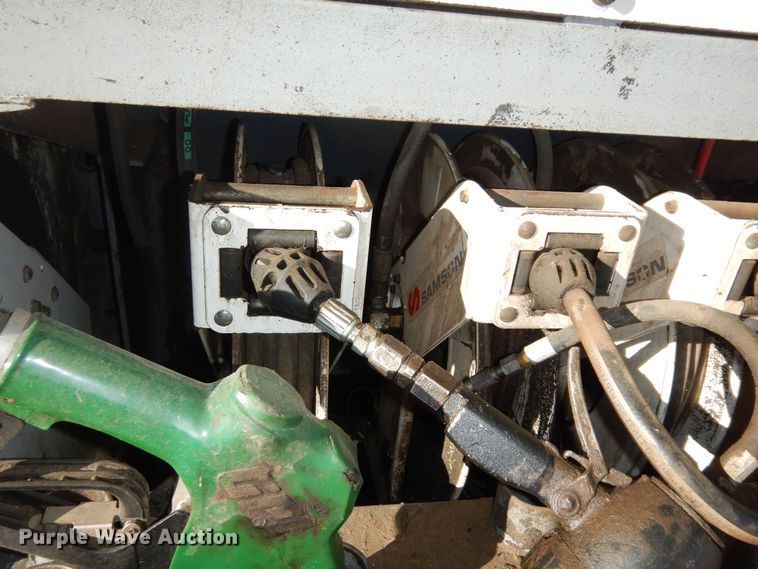 image for item DI6868 2006 Kenworth T300  fuel / lube truck