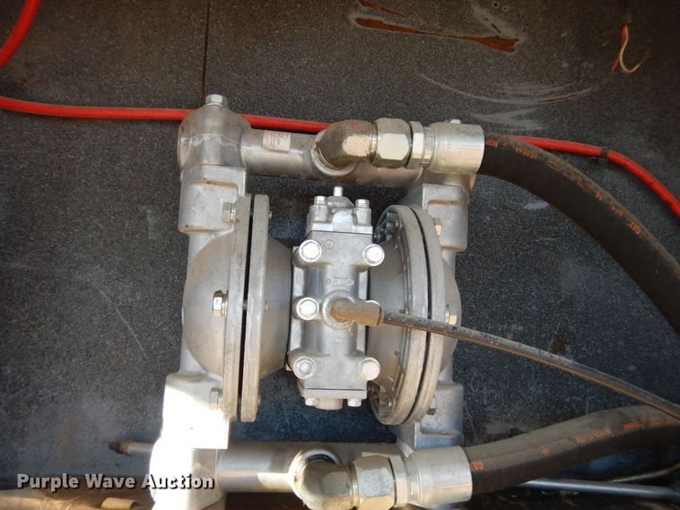 image for item DI6868 2006 Kenworth T300  fuel / lube truck