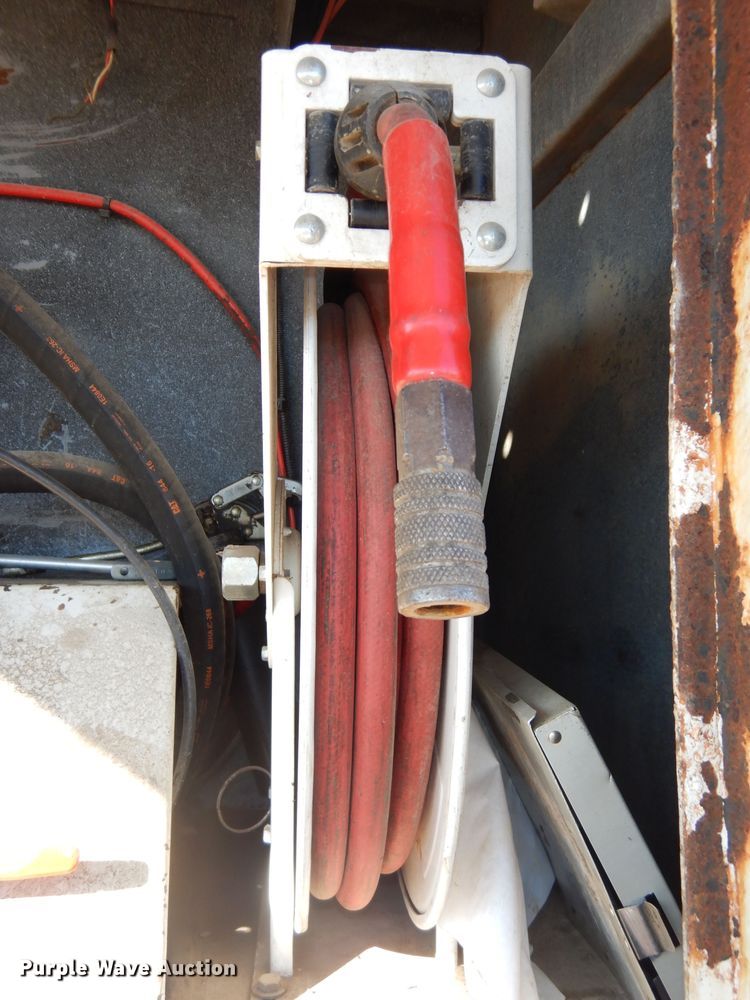 image for item DI6868 2006 Kenworth T300  fuel / lube truck