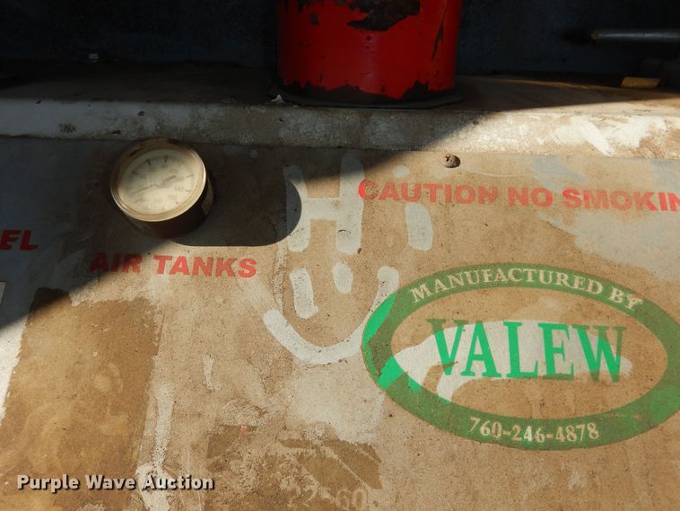 image for item DI6868 2006 Kenworth T300  fuel / lube truck