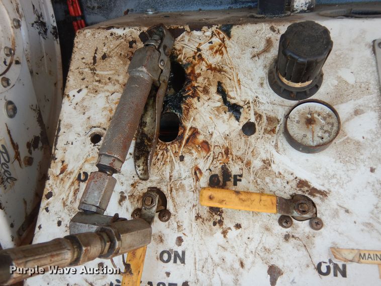 image for item DI6868 2006 Kenworth T300  fuel / lube truck