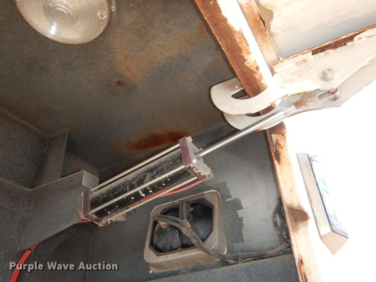 image for item DI6868 2006 Kenworth T300  fuel / lube truck