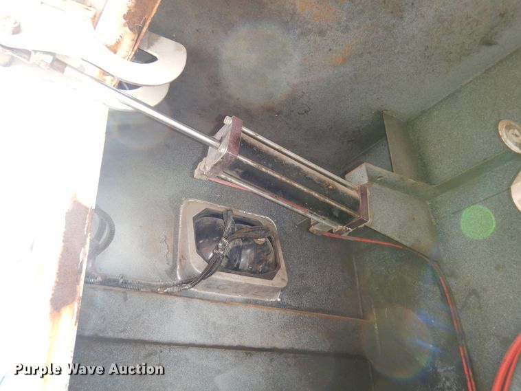 image for item DI6868 2006 Kenworth T300  fuel / lube truck