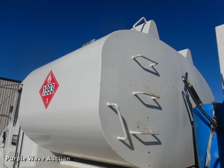 image for item DI6868 2006 Kenworth T300  fuel / lube truck