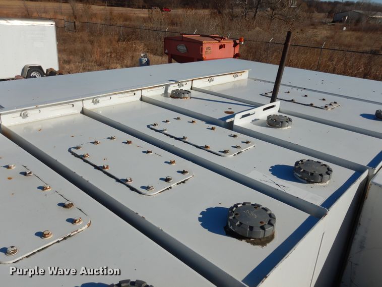 image for item DI6868 2006 Kenworth T300  fuel / lube truck