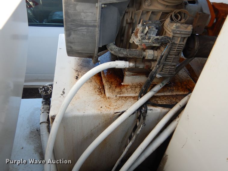 image for item DI6868 2006 Kenworth T300  fuel / lube truck