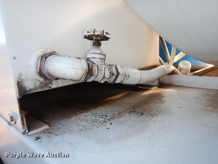 image for item DI6868 2006 Kenworth T300  fuel / lube truck