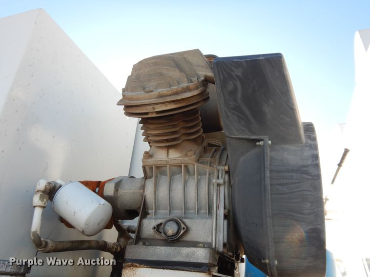 image for item DI6868 2006 Kenworth T300  fuel / lube truck