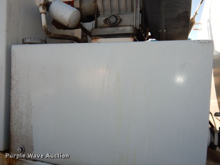 image for item DI6868 2006 Kenworth T300  fuel / lube truck