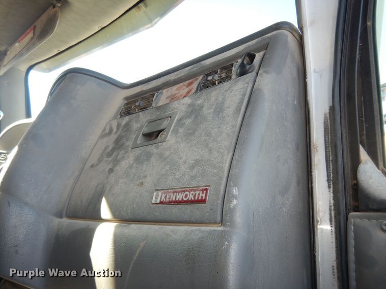 image for item DI6868 2006 Kenworth T300  fuel / lube truck