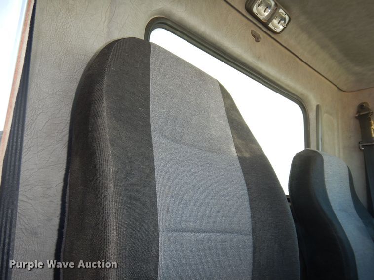 image for item DI6868 2006 Kenworth T300  fuel / lube truck