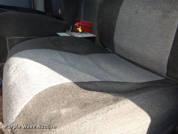 image for item DI6868 2006 Kenworth T300  fuel / lube truck