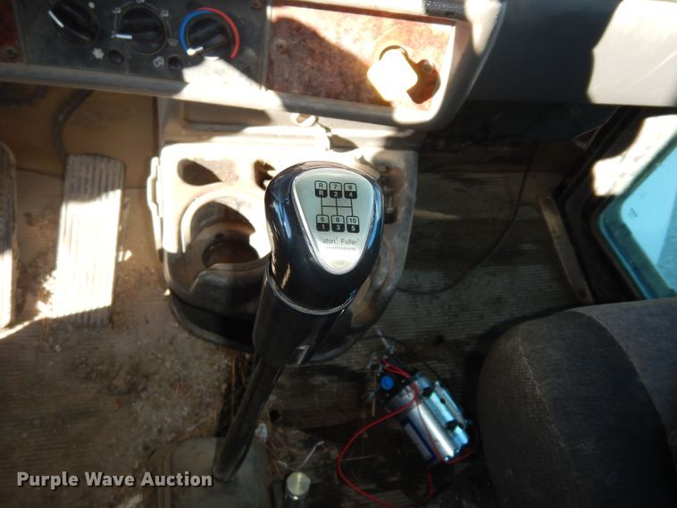 image for item DI6868 2006 Kenworth T300  fuel / lube truck