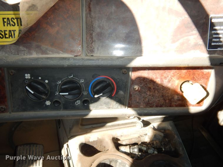 image for item DI6868 2006 Kenworth T300  fuel / lube truck