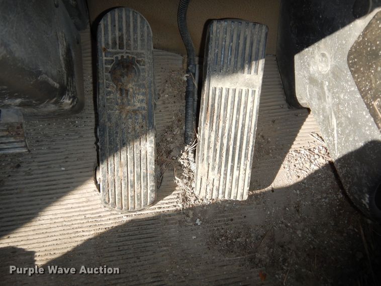 image for item DI6868 2006 Kenworth T300  fuel / lube truck