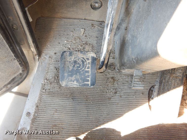 image for item DI6868 2006 Kenworth T300  fuel / lube truck