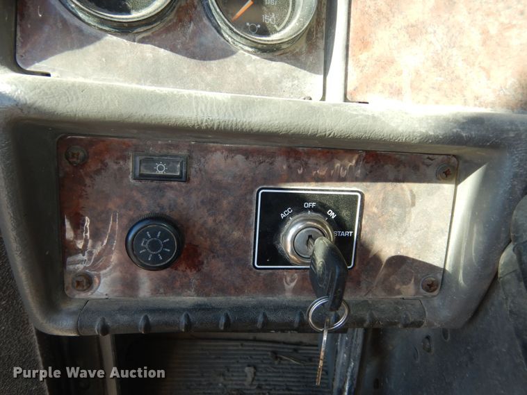 image for item DI6868 2006 Kenworth T300  fuel / lube truck