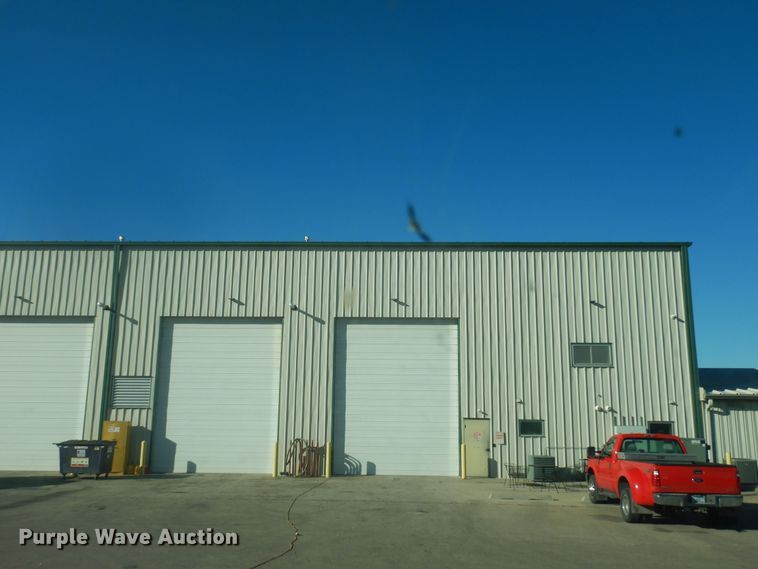 image for item DI6868 2006 Kenworth T300  fuel / lube truck