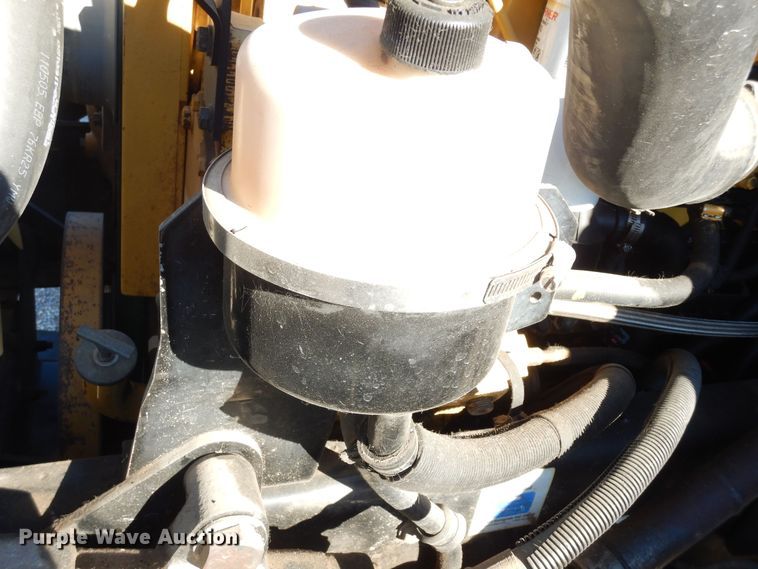 image for item DI6868 2006 Kenworth T300  fuel / lube truck