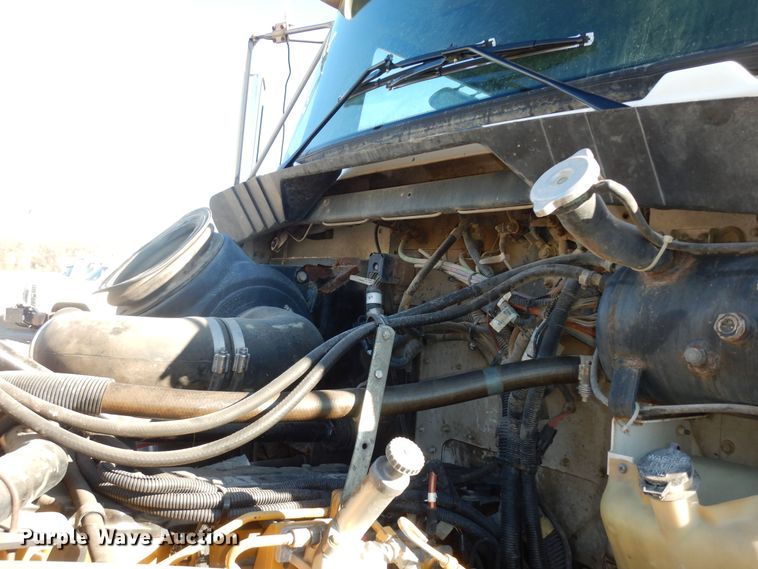 image for item DI6868 2006 Kenworth T300  fuel / lube truck