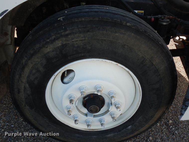 image for item DI6868 2006 Kenworth T300  fuel / lube truck