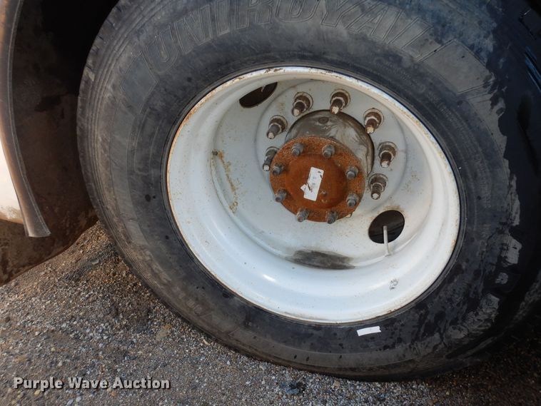 image for item DI6868 2006 Kenworth T300  fuel / lube truck