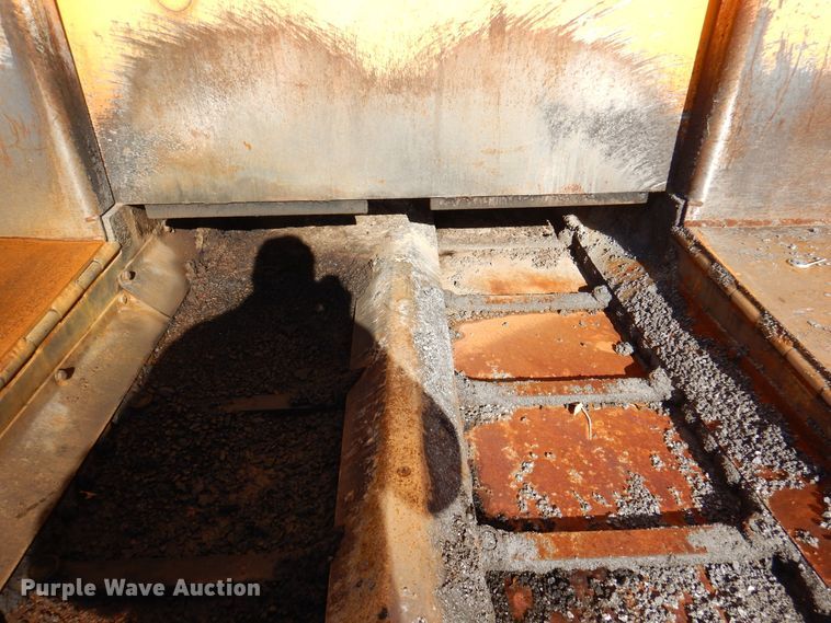 image for item DJ3866 2007 LeeBoy 8816  paver