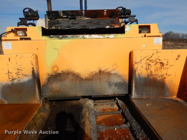 image for item DJ3866 2007 LeeBoy 8816  paver