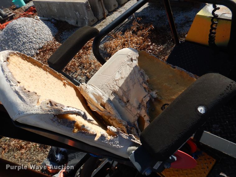 image for item DJ3866 2007 LeeBoy 8816  paver