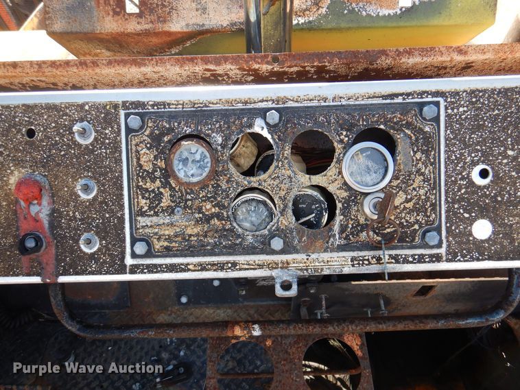 image for item DJ3866 2007 LeeBoy 8816  paver