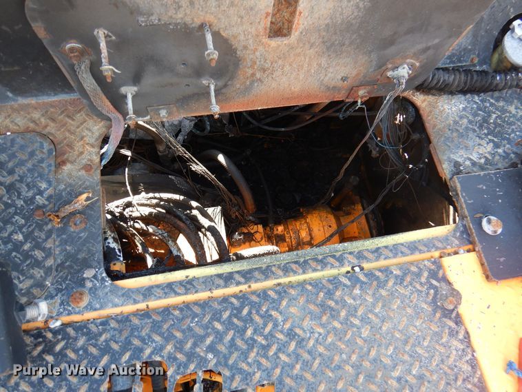 image for item DJ3866 2007 LeeBoy 8816  paver