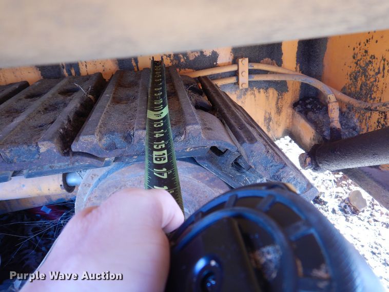 image for item DJ3866 2007 LeeBoy 8816  paver