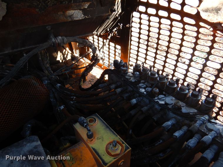 image for item DJ3866 2007 LeeBoy 8816  paver