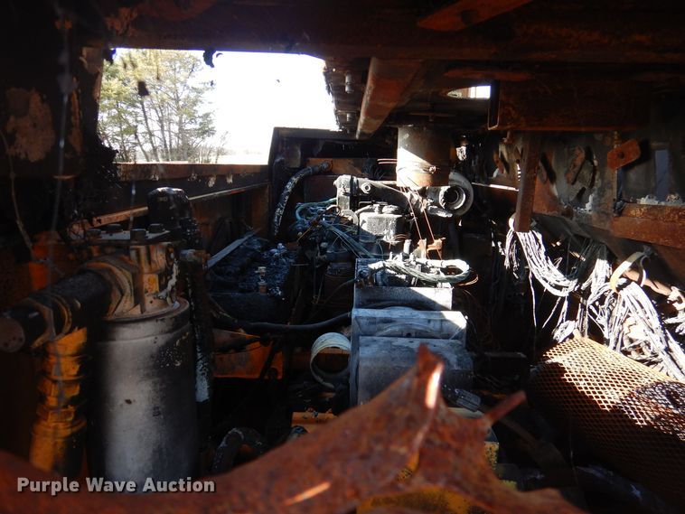 image for item DJ3866 2007 LeeBoy 8816  paver