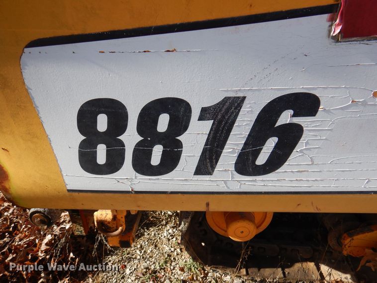 image for item DJ3866 2007 LeeBoy 8816  paver