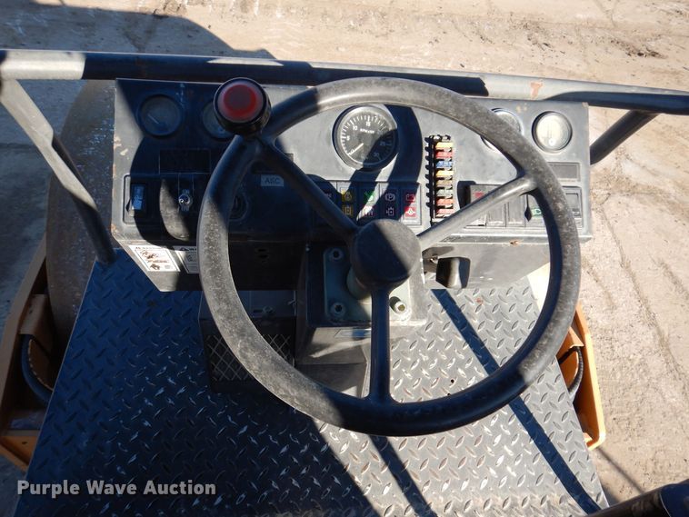 image for item DK2063 2005 Case SV208  single drum vibratory roller