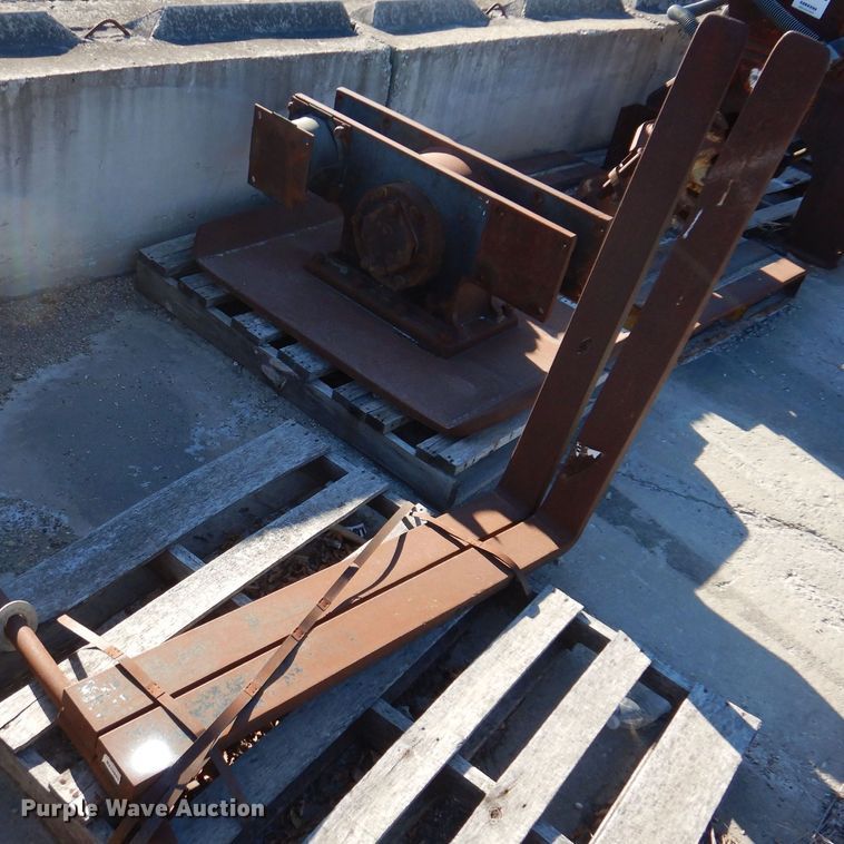 image for item DK2065 Backhoe attachments