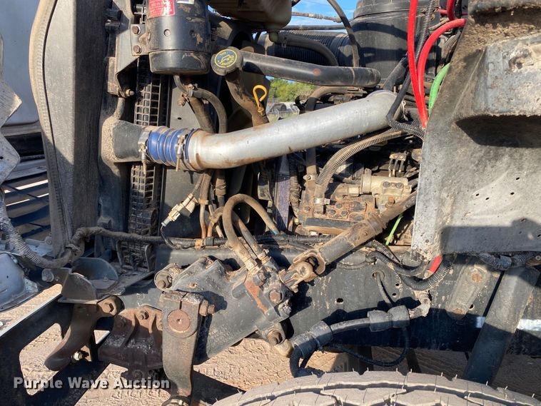 image for item DK6488 1999 Ford F800  oil distributor truck